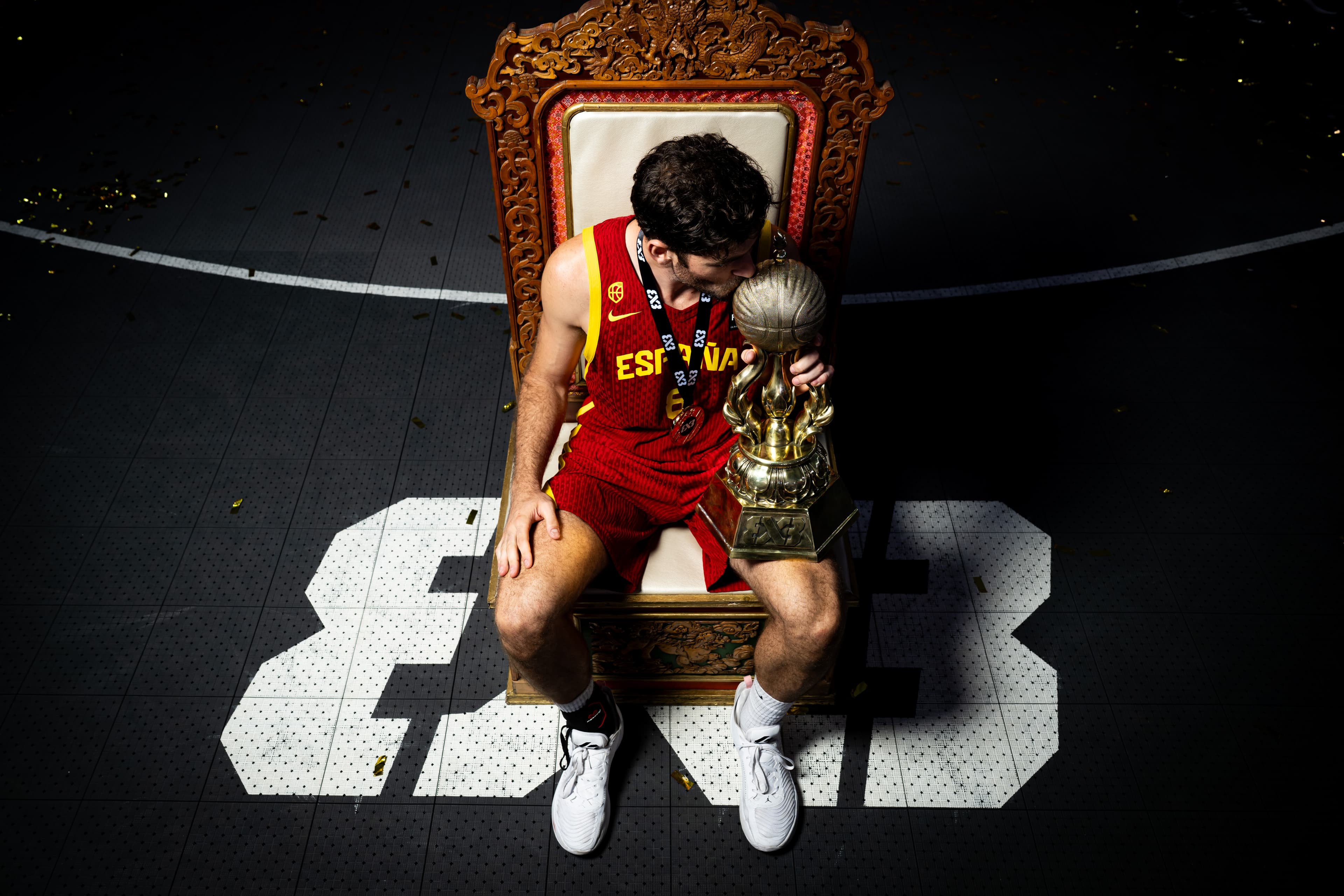 Carlos Martínez Pardo dando una charla